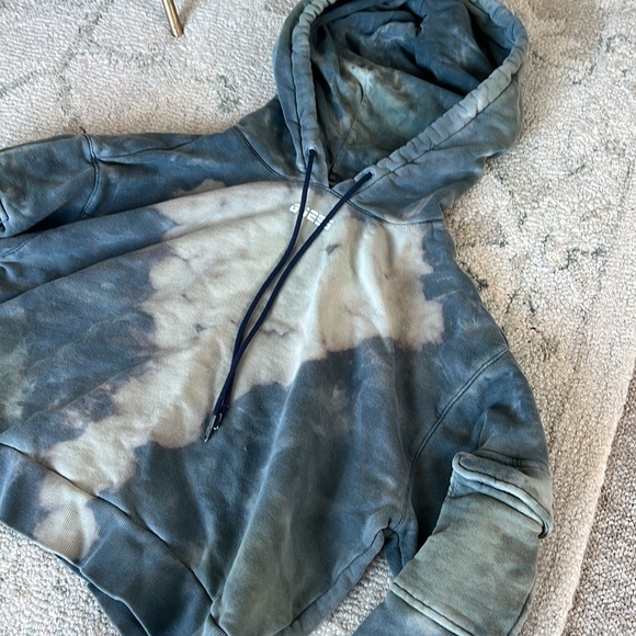 Guess 2Pc Athletic - Picture 9 of 12